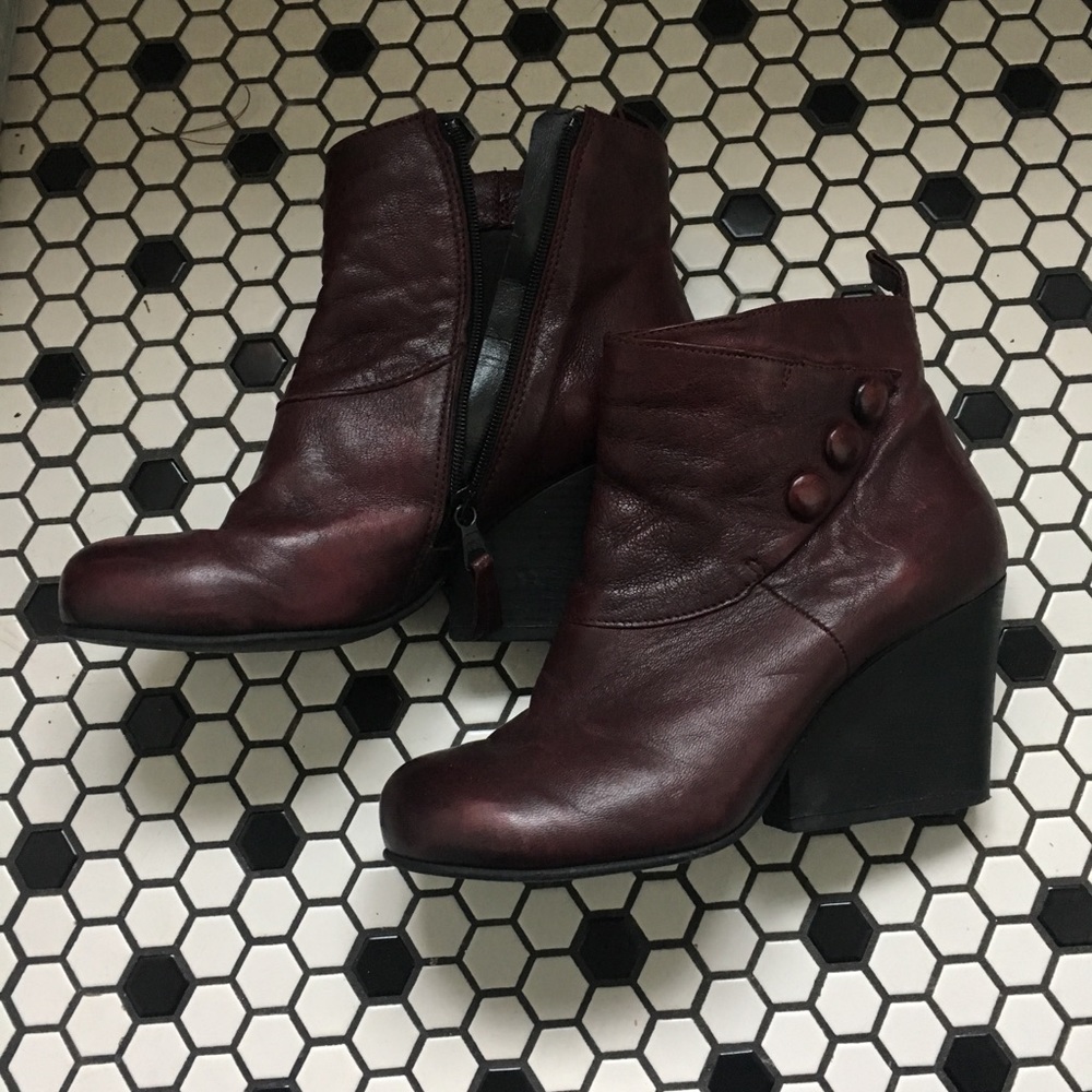 Miz mooz burgundy leather bootie